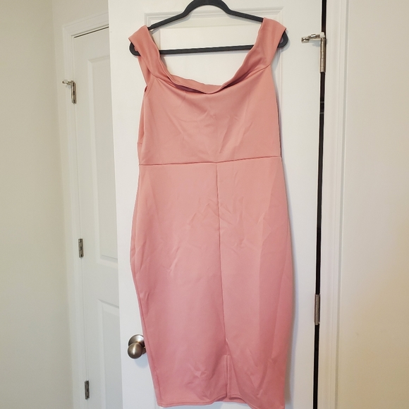 BooHoo Plus Off Shoulder Midi Dress - Picture 3 of 3